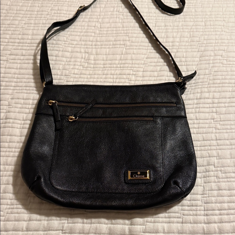 Black Classe Couro Leather Crossbody Purse excellent condition light green cloth